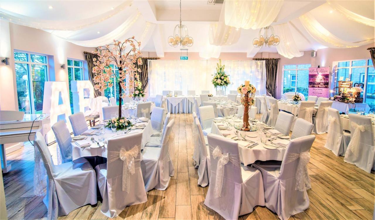 Astley Bank Hotel Даруин Екстериор снимка
